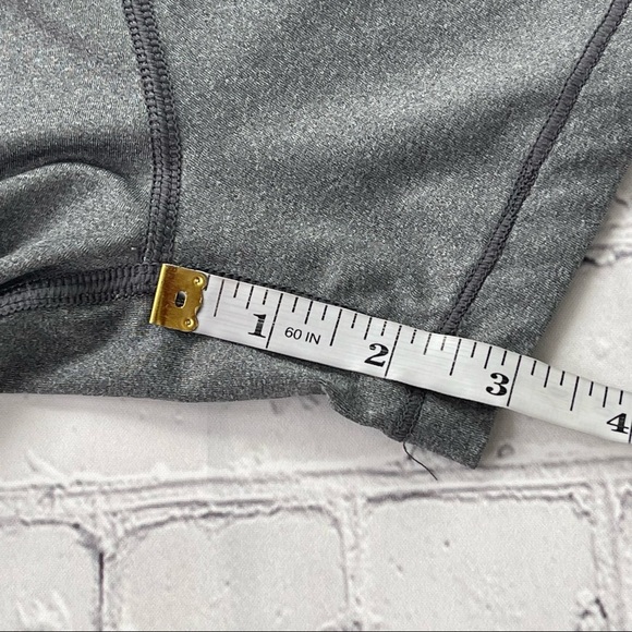 Nike Pro Woman’s Dri Fit Gray Workojt Tee shirt size M - Picture 7 of 9